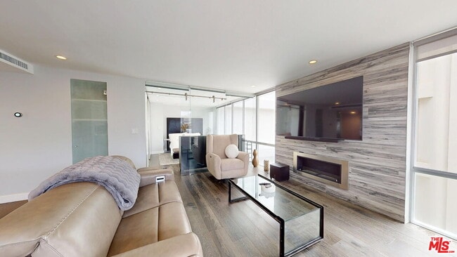 Photo - 2160 Century Pk E Unit 2001