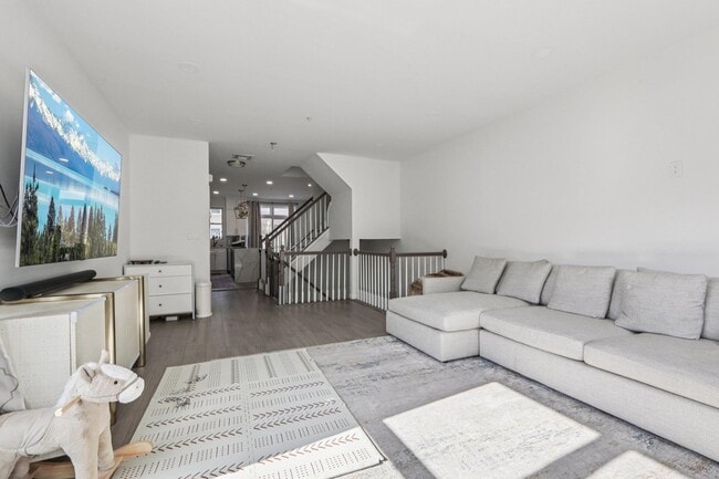 Building Photo - 458 Buffalo Ct Unit 458