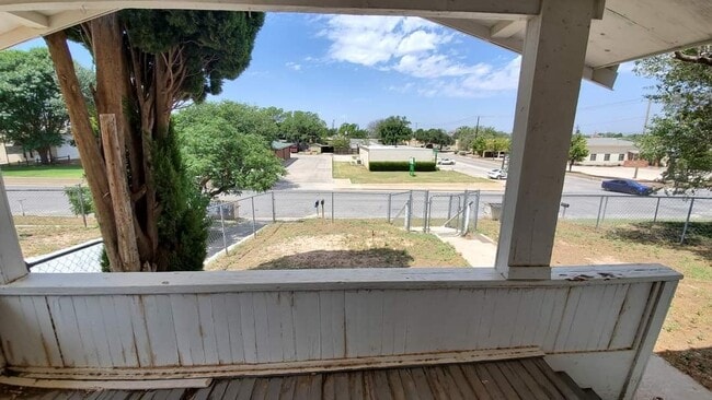 Photo - 1001 S Main St