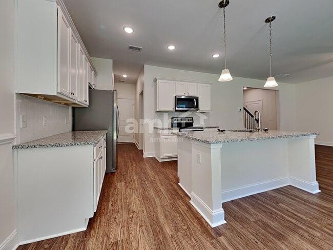 Photo - 984 Theodore Rd