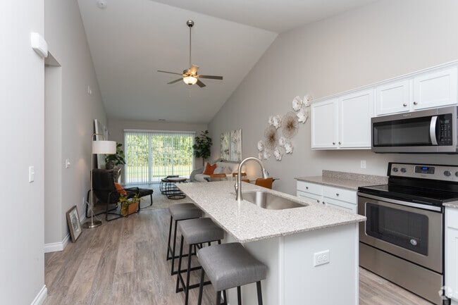 2BR, 2BA - 1200 SF