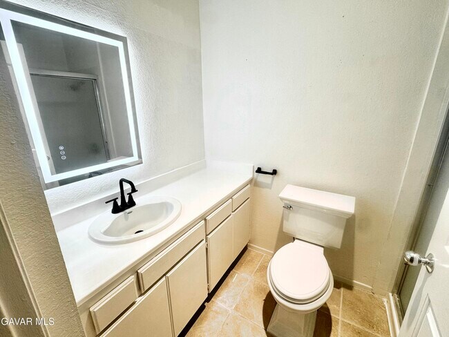 2827 W Avenue K 12 Unit 211