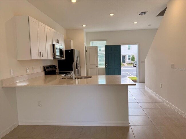 Photo - 2996 Skyline Lp