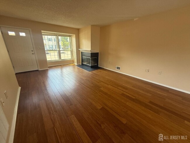Photo - 425 Northam Dr