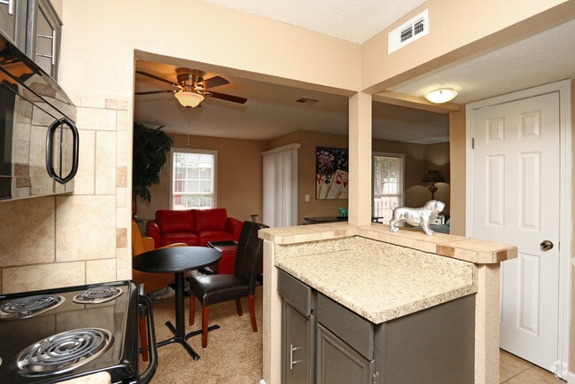 1BR, 1BA Studio - 530SF - Kitchen