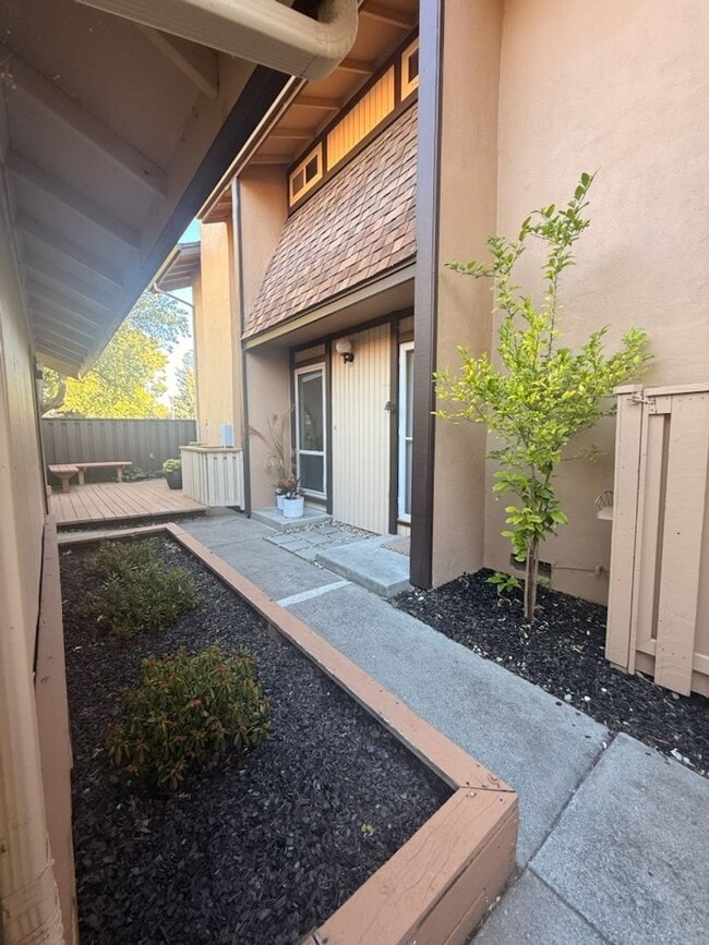 Photo - Welcome to this beautiful townhouse located in Walnut Creek-Countrywood 3 bedroom 2.5 Bath