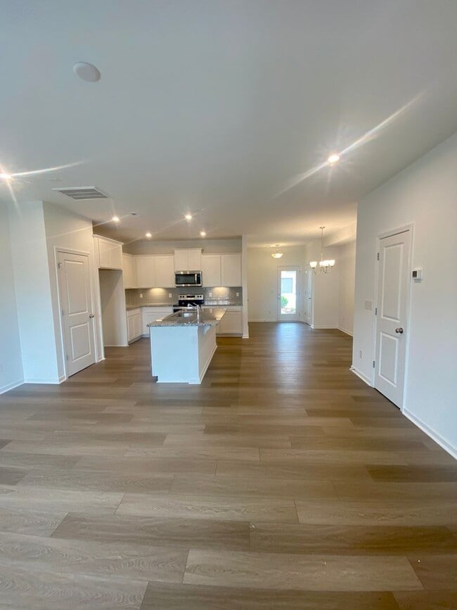 Photo - Well Maintained 3BR/2.5BA Townhouse in Pringle Townes; Available July 10