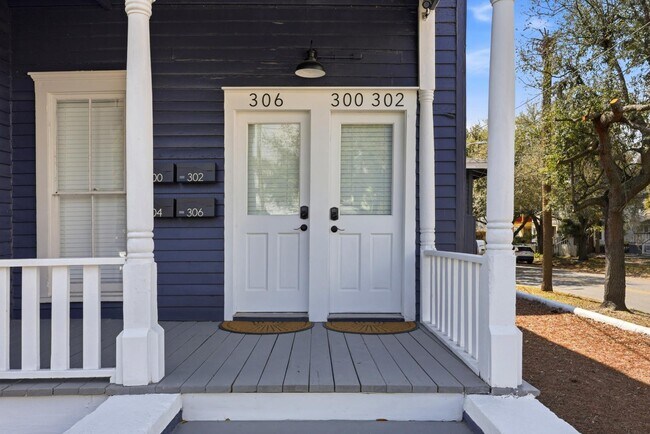 Photo - 300 E 3rd St