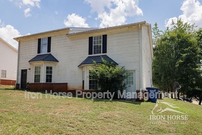 Building Photo - 195 Westchester Cir