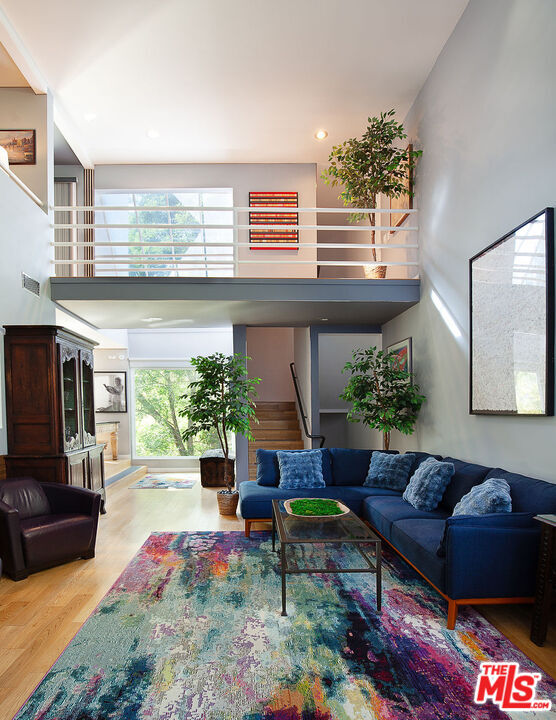 Building Photo - 7943 Willow Glen Rd Rental
