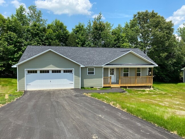 Building Photo - 3 bedroom, 2 bathroom home in White Pine