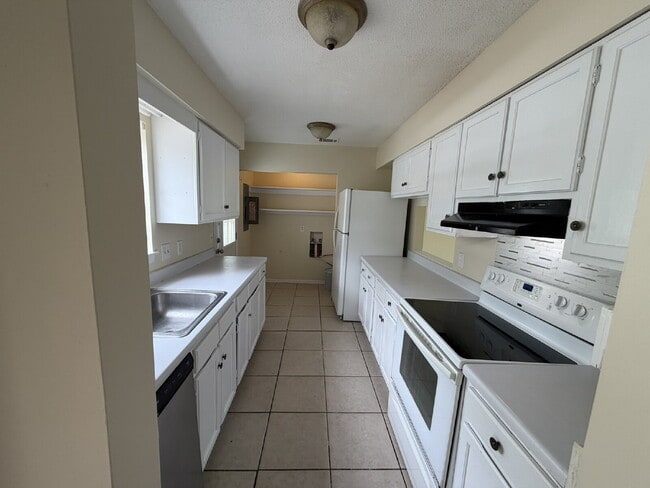 Photo - Townhouse for Rent Unit 34