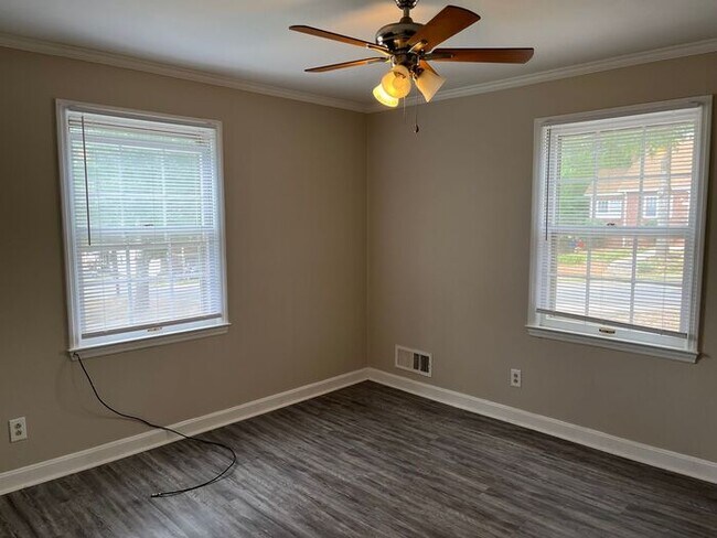 Photo - 606 Montgomery Ave