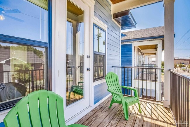 Photo - 520 N De Villiers St