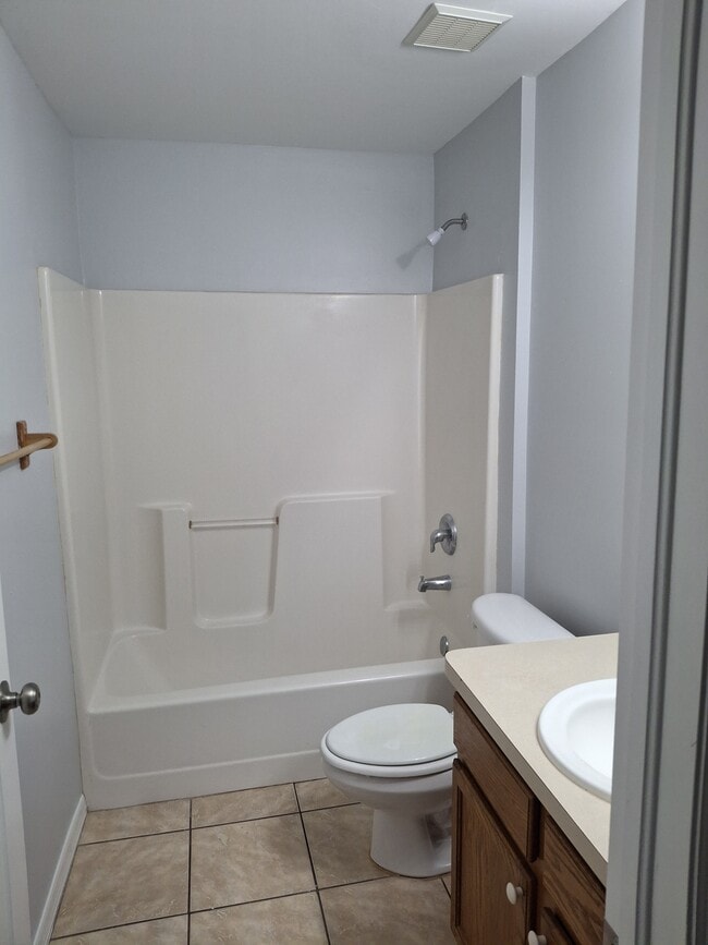Building Photo - 5233 Benton St Rental
