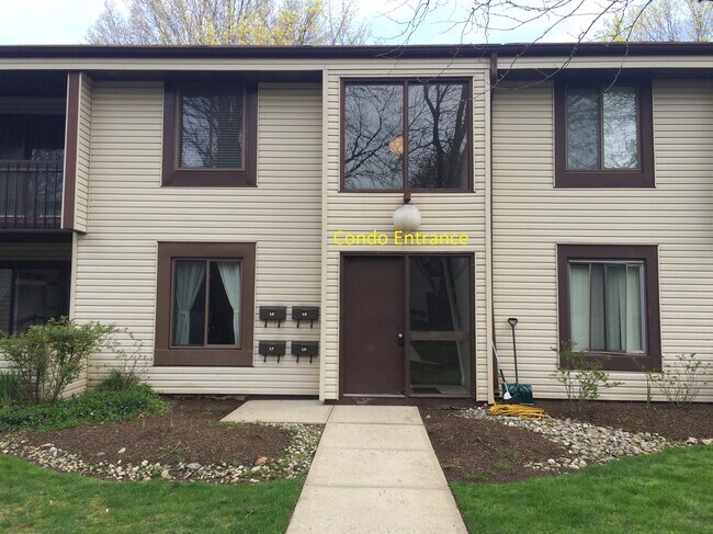 Front door - L6 Twin Rivers Dr N Apartment Unit L6