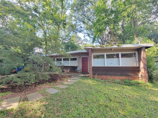 Photo - 1108 Knott St SE House