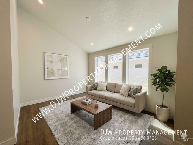 Photo - 300 E Mayfield Rd