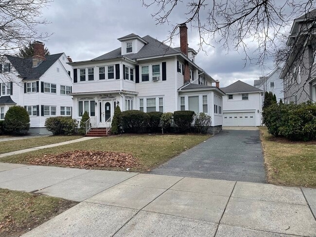 Building Photo - 136 Russell St Unit 1A