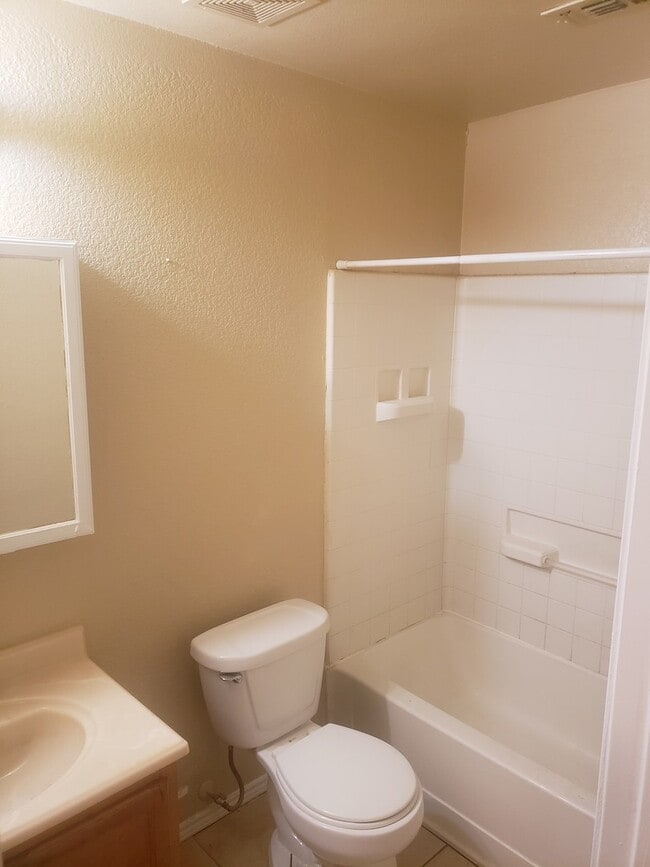 Photo - 1436-1438 E Mulkey St Unit 1438 E Mulkey St