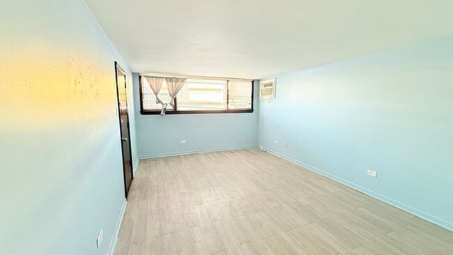 Photo - 15020 Woodlawn Ave Unit 1