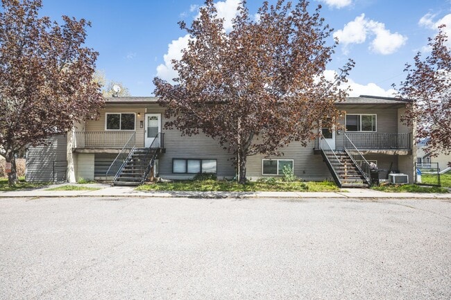Building Photo - W870IL Unit A
