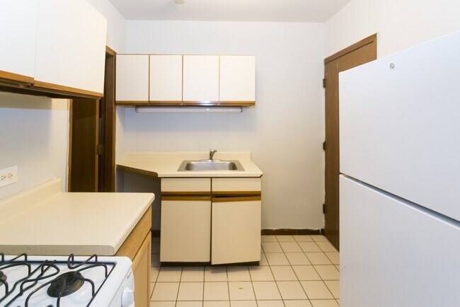 Photo - 826 W Cornelia Ave Unit 512