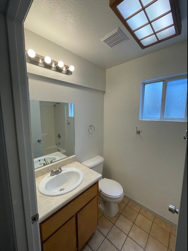 Photo - 49448 Road 427