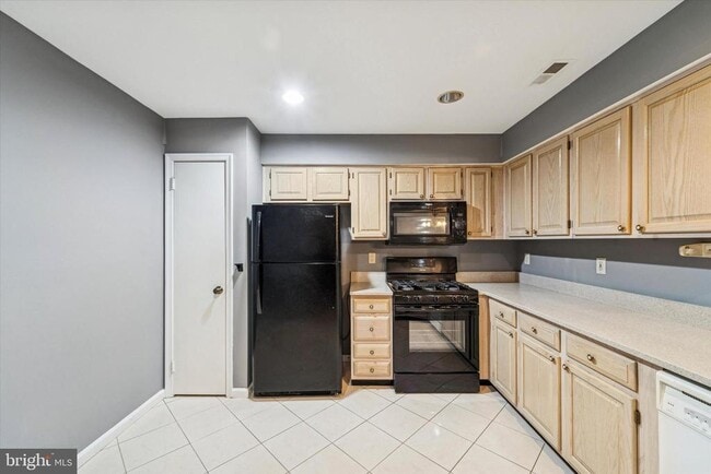 Photo - 606 Oswego Ct