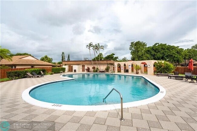 Photo - 2516 SW 74th Terrace Unit 102