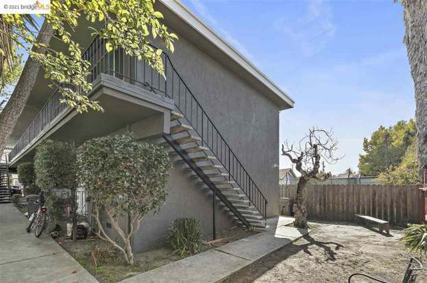 Patio interior - 1639 82nd Ave Unidad 4