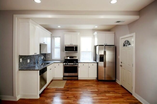 Building Photo - 4935 W Washington Blvd Unit 2