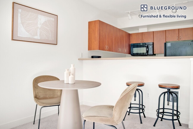 Photo - 11000 NE 10th St Unidad SI FL2-ID465