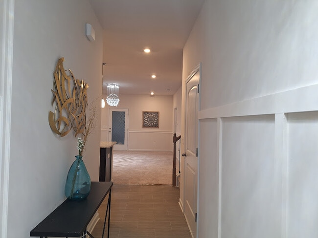Photo - 160 Marion Dr