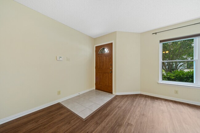 Photo - 4527 Stradford Pl
