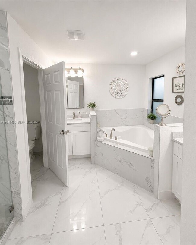 1006 Rush Ave
