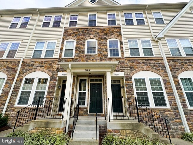 Photo - 42212 Water Iris Terrace