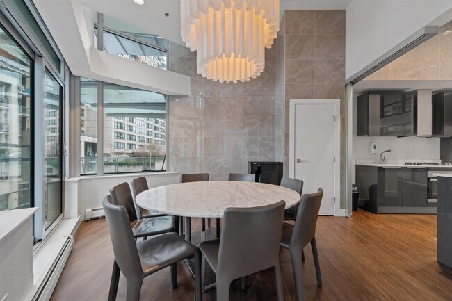 Photo - 1283 Howe St