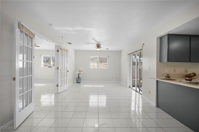 Photo - 9721 Deerfoot Dr