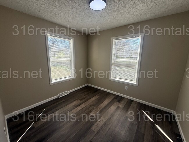 Photo - $1445 - 4 bedroom/ 2 bathroom - Single Family Home