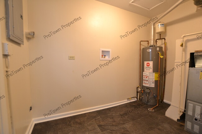 Photo - 205 Algonquin St