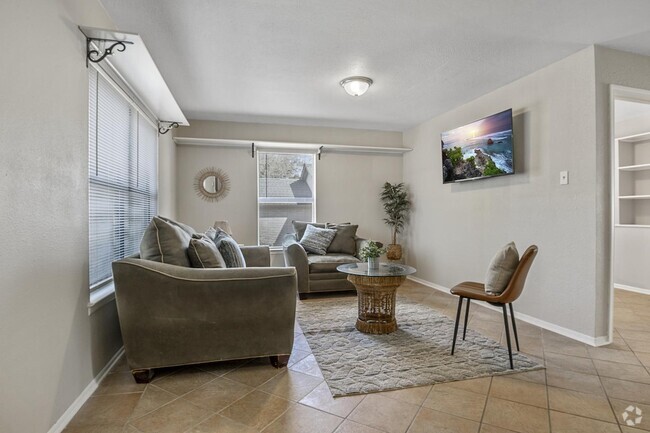 Building Photo - 14102 N Hills Village Dr Rental