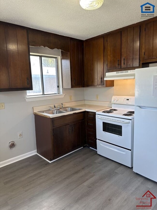 Photo - 1702 Olive St