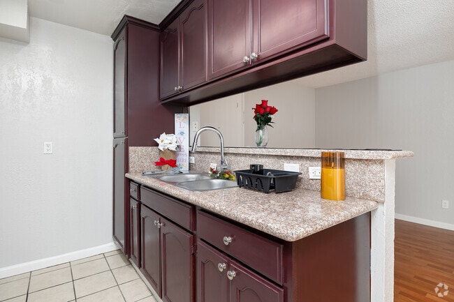 1BR, 1BA - 520SF - Kitchen - Fedora Apartments