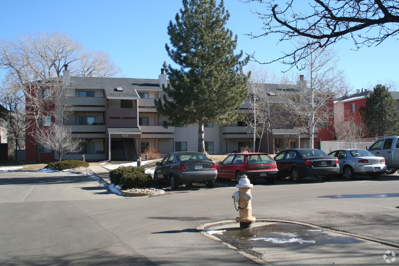 Fairways Apartments - Fairways Apartments