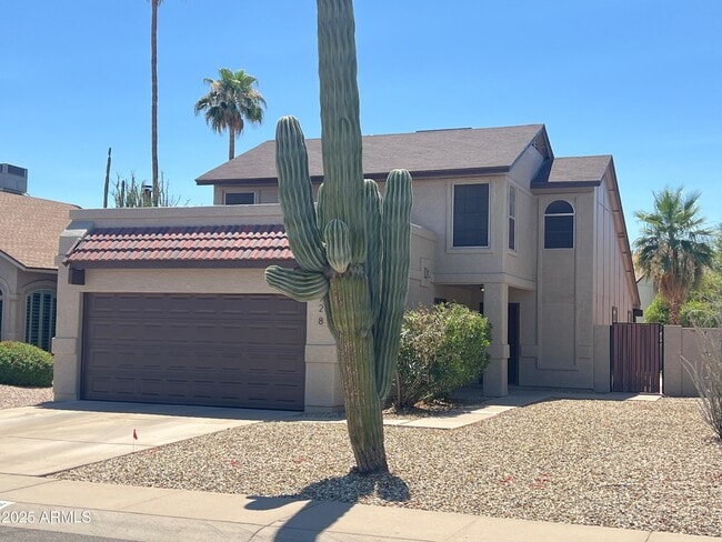 Photo - 728 N Hazelton Dr House