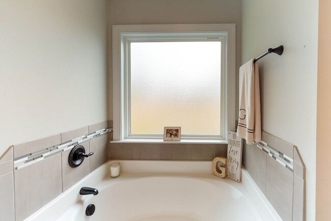 Photo - 708 Tree Top Trl