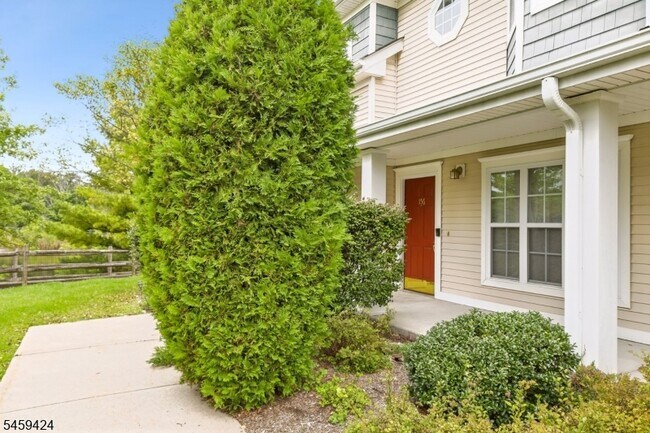 Photo - 156 Old Farm Dr