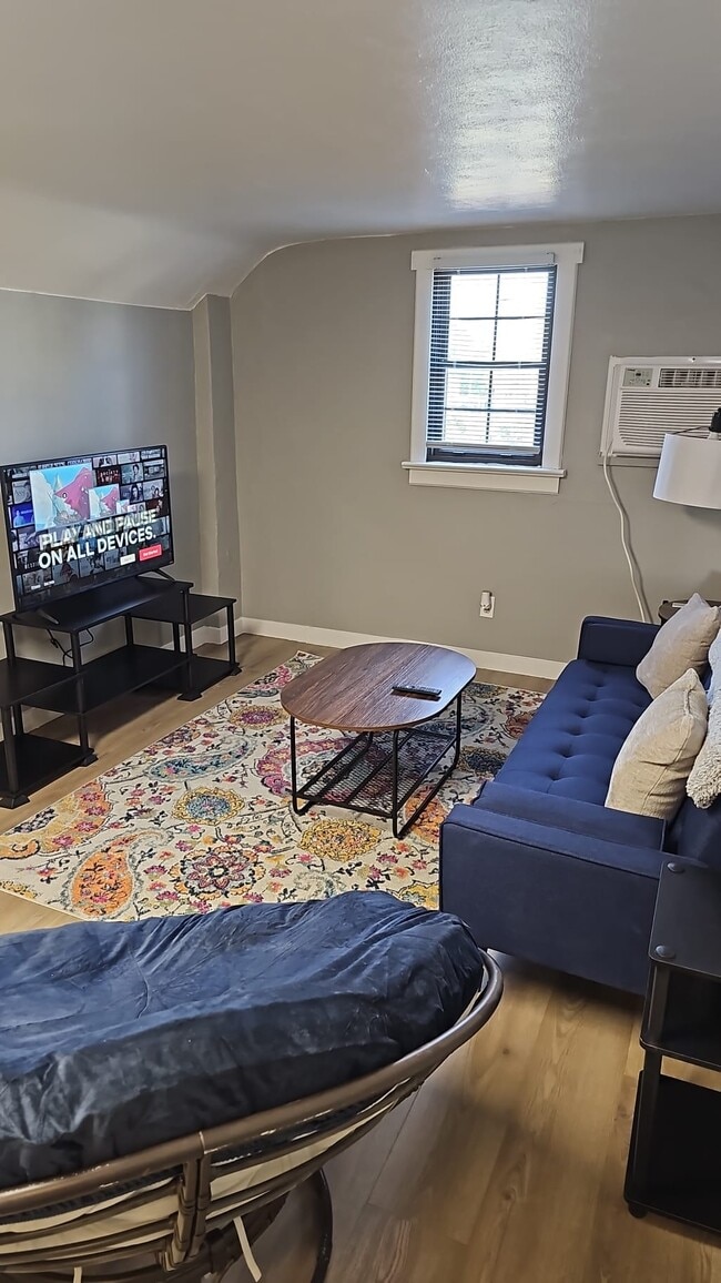 Photo - 1136 Wilmington Ave