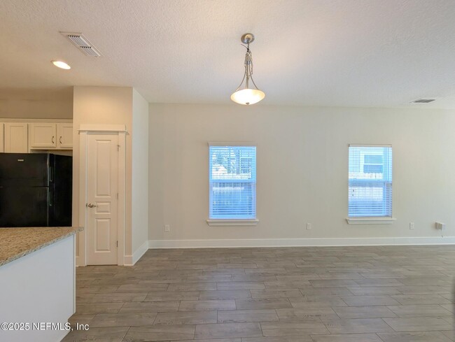 Photo - 115 11th Ave S
